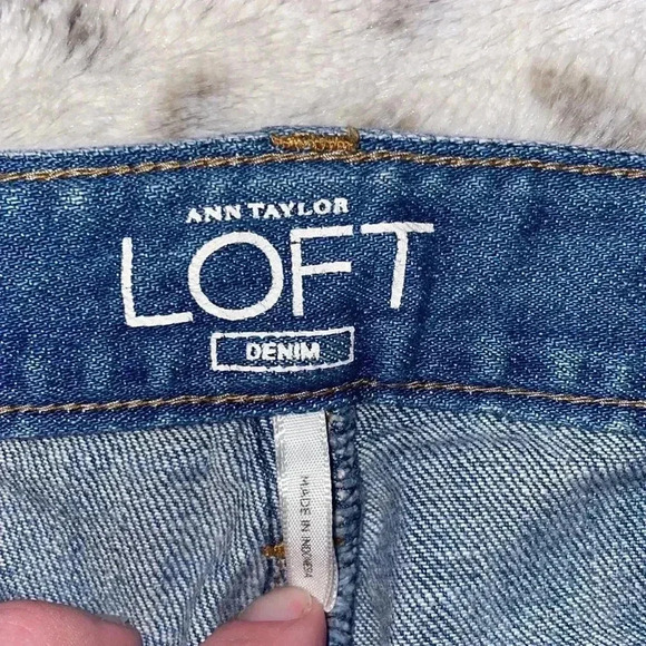 Ann Taylor Loft Jeans - Picture 3 of 4